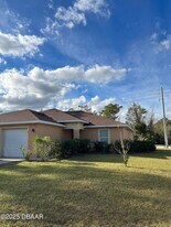 2 Sebastian Ct in Palm Coast, FL - Building Photo