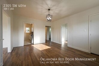 2305 SW 40th St in Oklahoma City, OK - Building Photo - Building Photo