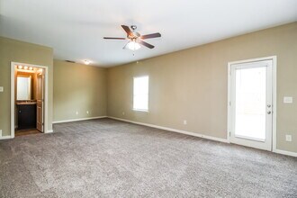 41 Crescent Chase in Dallas, GA - Foto de edificio - Building Photo