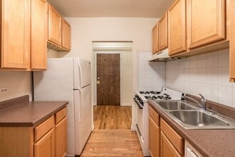 731 W Barry Ave, Unit 724-2S in Chicago, IL - Foto de edificio - Building Photo