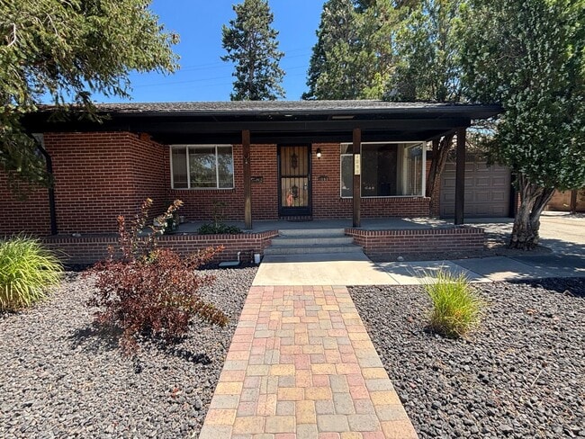 property at 1090 Robin St