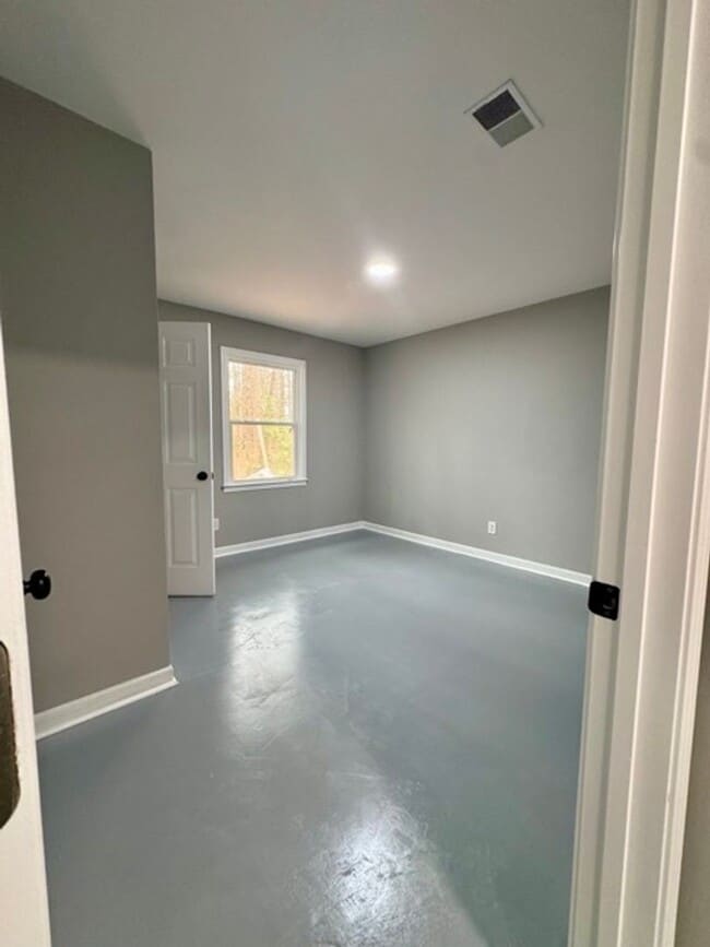 110 Maplewood Ct in Greenwood, SC - Building Photo - Building Photo