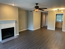 2535 Wedglea Dr in Dallas, TX - Building Photo