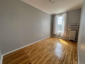 33-12 24th Ave in Queens, NY - Building Photo - Building Photo
