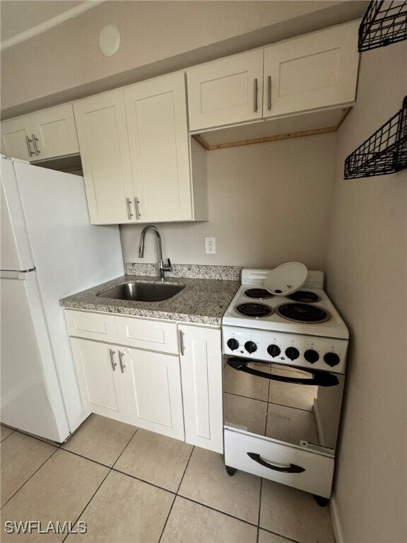 2452 Stella St in Ft. Myers, FL - Building Photo - Building Photo