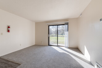 Madeira Apartments in Kalamazoo, MI - Foto de edificio - Interior Photo