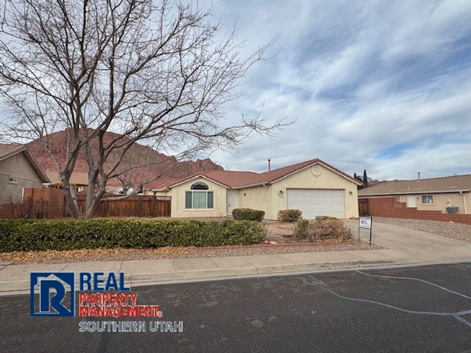 335 130 S in Ivins, UT - Building Photo