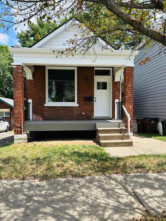 1702 Jefferson Ave in Covington, KY - Building Photo