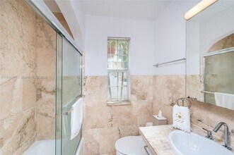 32 Calabria Ave in Coral Gables, FL - Building Photo - Building Photo
