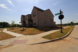 1305 Arkansas Spgs St in Celina, TX - Foto de edificio - Building Photo