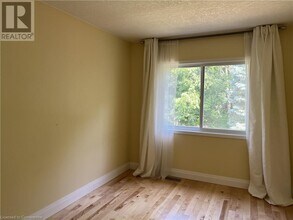 358 University Downs Crescent in Waterloo, ON - Building Photo - Building Photo