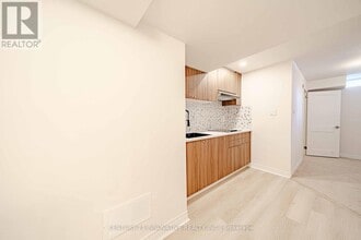 2057 Horace Duncan Cres in Oshawa, ON - Building Photo - Building Photo