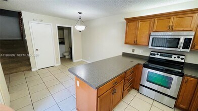 709 NW 98th Cir in Plantation, FL - Building Photo - Building Photo