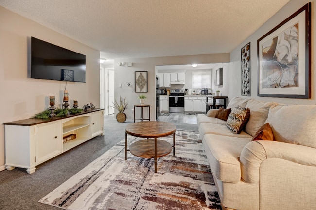 827 Fontmore Rd in Colorado Springs, CO - Building Photo - Building Photo