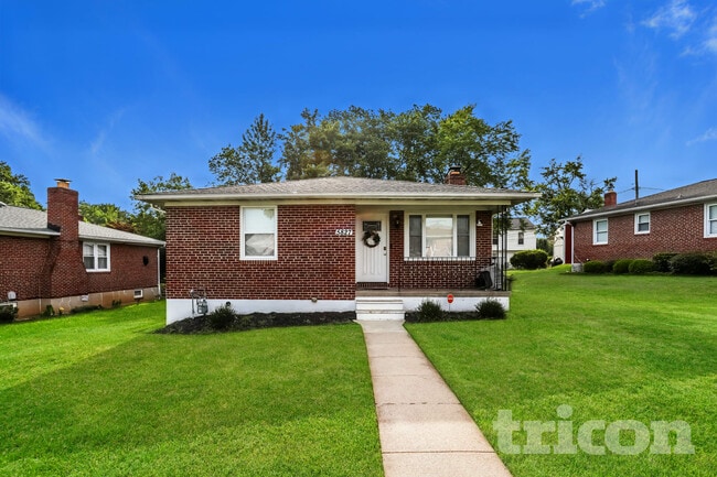 property at 5827 Comstock Ave