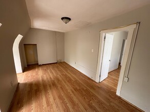207 Dunseith St, Unit 2-3 in Pittsburgh, PA - Foto de edificio - Building Photo