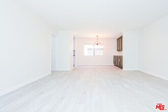 2602 Carnegie Ln in Redondo Beach, CA - Building Photo - Building Photo