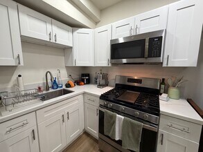 5418 Baja Dr-Unit -5418 Baja Dr Unit 2 in San Diego, CA - Building Photo - Building Photo