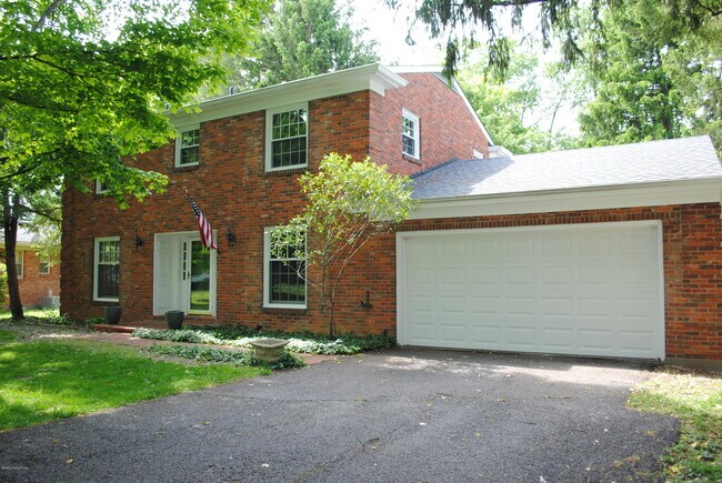 9836 Longwood Cir in Louisville, KY - Building Photo - Building Photo