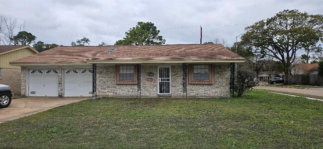 6002 De Milo Dr in Houston, TX - Building Photo - Building Photo