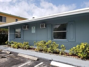 317 SE 10th Ave in Pompano Beach, FL - Building Photo - Building Photo