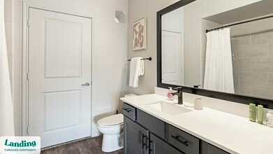 750 Fort Worth Ave in Dallas, TX - Building Photo - Building Photo