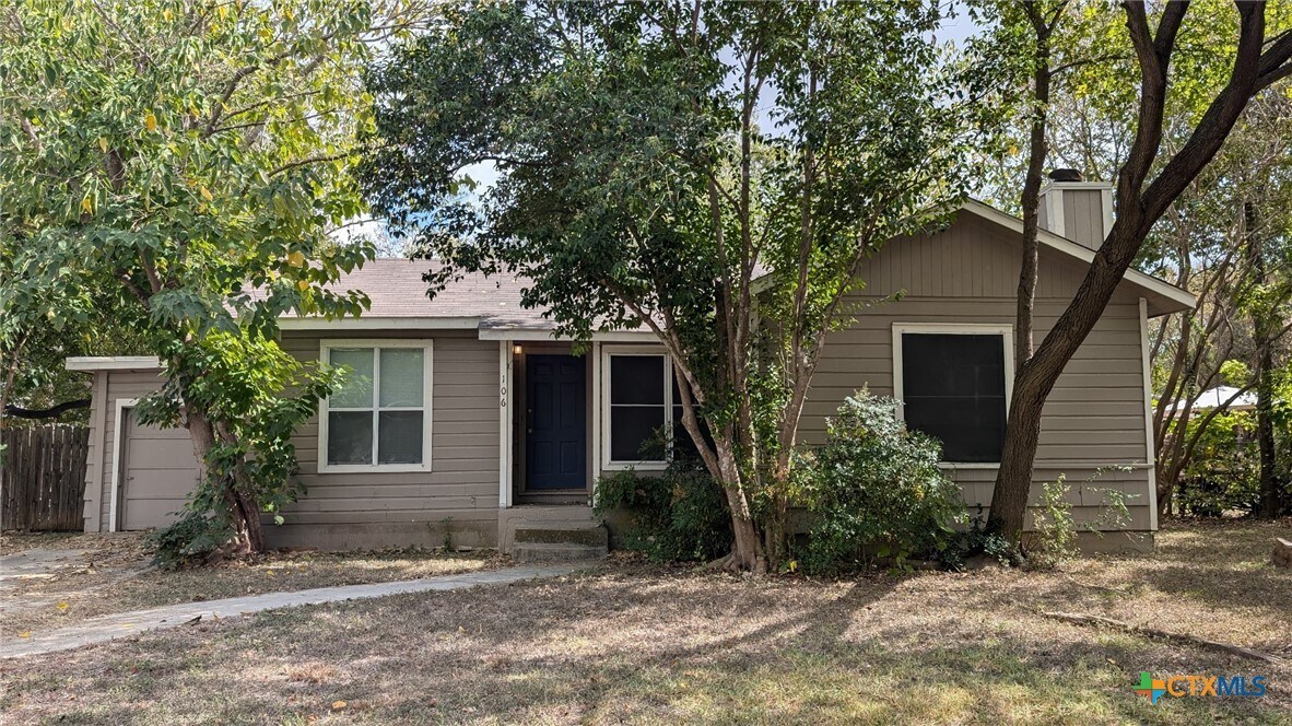 106 Riviera Dr in San Marcos, TX - Building Photo