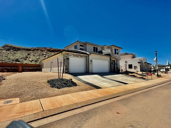 3984 Cerro Wy in Saint George, UT - Building Photo - Building Photo