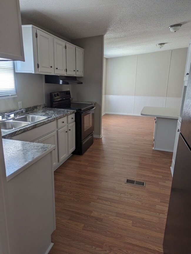 property at 727 Hattie Ln