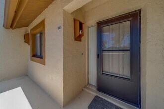 8105 Bardmoor Pl in Seminole, FL - Building Photo - Building Photo