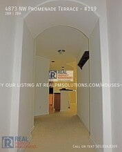 4873 NW Promenade Terrace in Portland, OR - Building Photo - Building Photo
