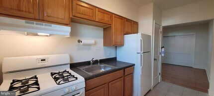 3 W Park Ave-Unit -APT 8 in Oaklyn, NJ - Building Photo - Building Photo
