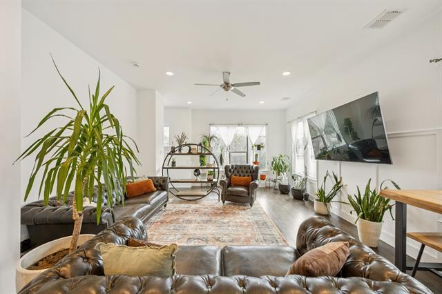 property at 3002 Zenia Dr