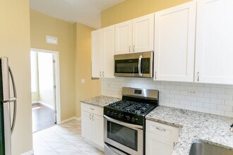 211 S Campbell Ave in Chicago, IL - Building Photo - Building Photo