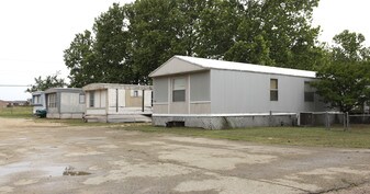 Bluebonnet Mobile Home Park Apartments