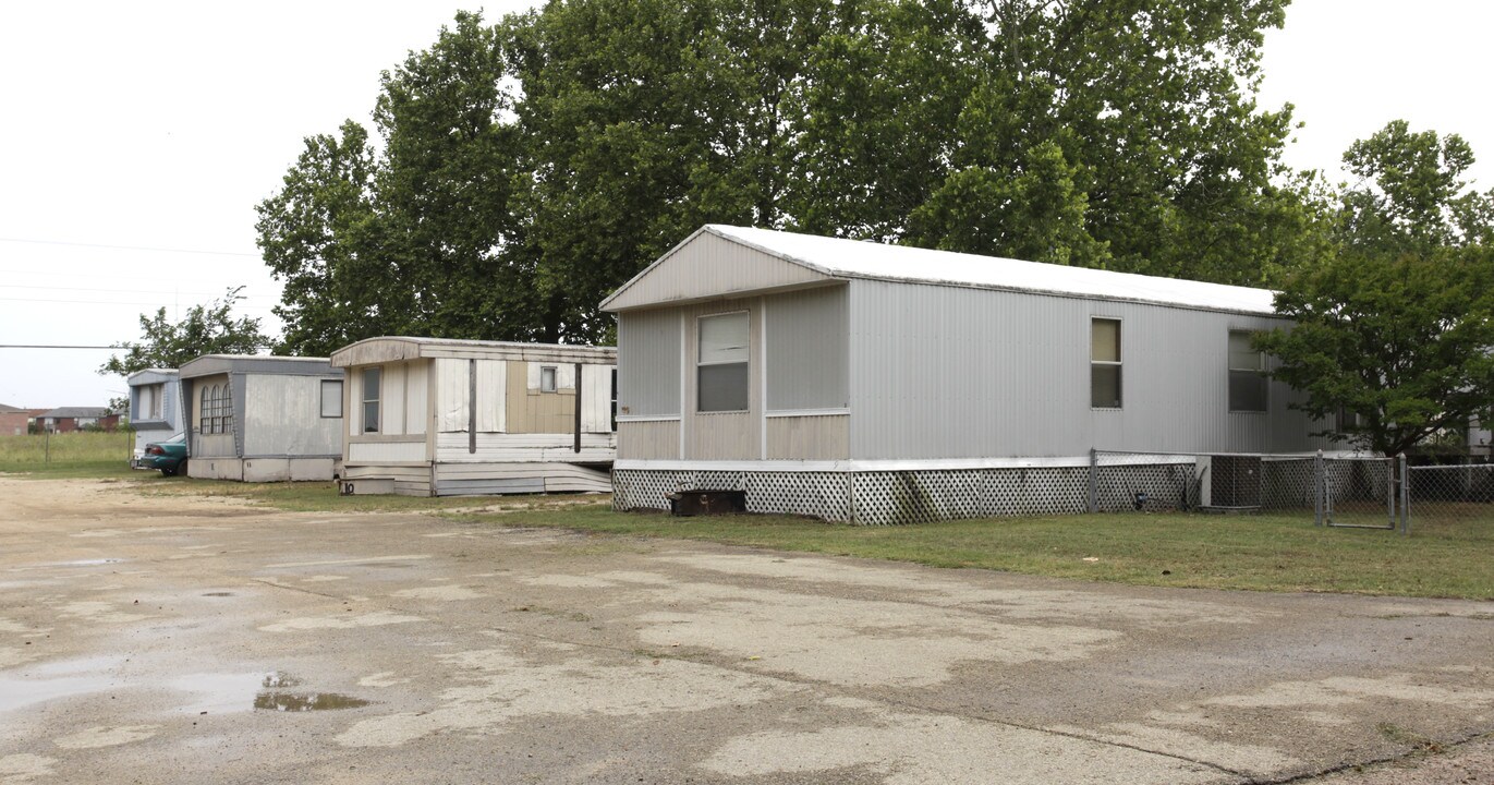 Bluebonnet Mobile Home Park in Killeen, TX - Building Photo