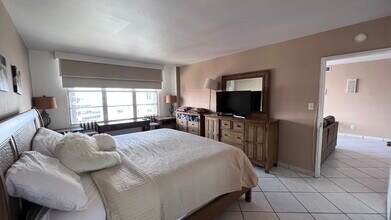 5161 Collins Ave, Unit # 1701 in Miami Beach, FL - Building Photo - Building Photo