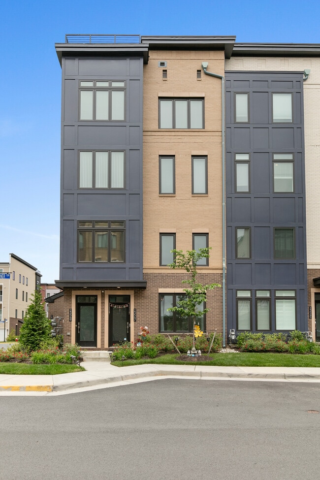 property at 23547 Neersville Corner Ter