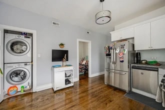 3244 N Hamlin Ave, Unit #2 in Chicago, IL - Building Photo - Building Photo