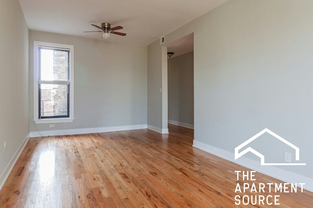 637 W Oakdale Ave in Chicago, IL - Building Photo