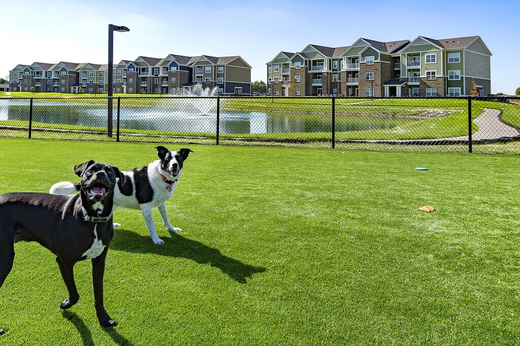Villas at Hartman Lakes Apartments in Shiloh, IL