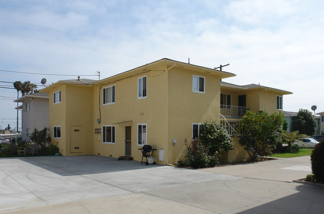 258-268 Homer Ave in Ventura, CA - Foto de edificio - Building Photo
