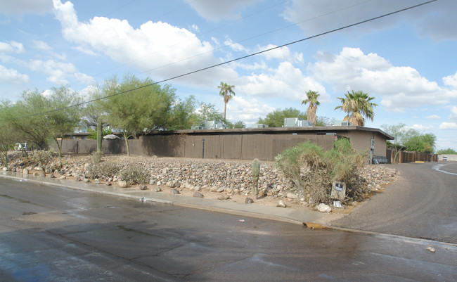 Oakwood Terrace in Tucson, AZ - Foto de edificio - Building Photo