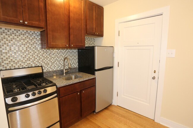 4549 N Damen in Chicago, IL - Building Photo - Building Photo