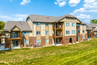 Regency Woods in West Des Moines, IA - Foto de edificio - Building Photo