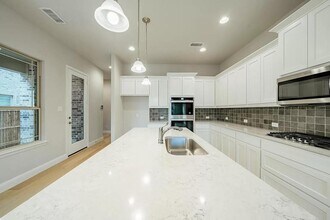 7613 Regal Ln in North Richland Hills, TX - Building Photo - Building Photo