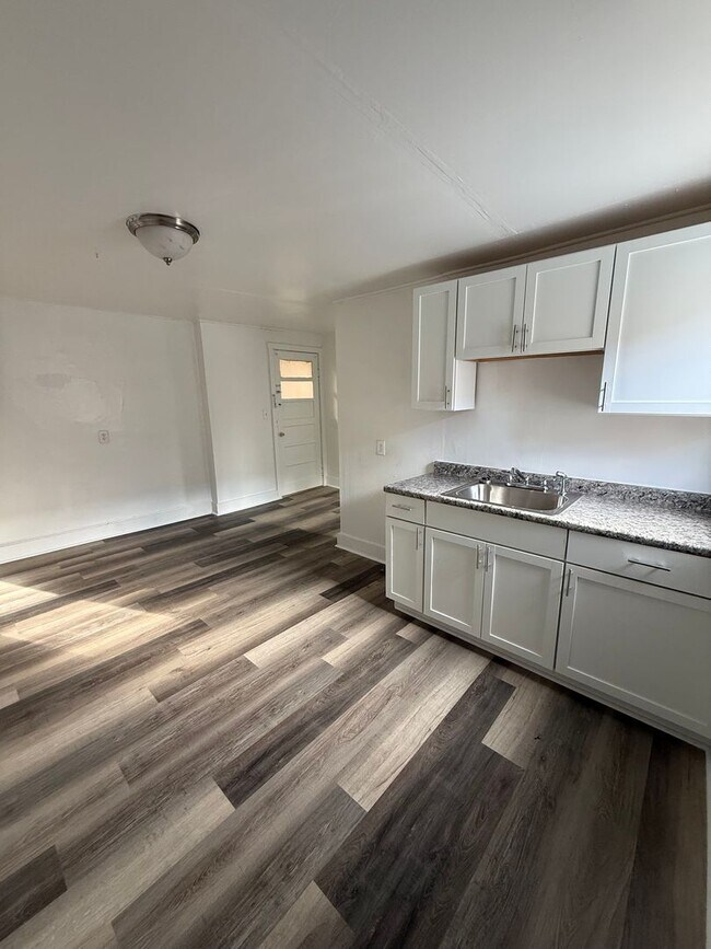 124 S Chillicothe St in South Charleston, OH - Foto de edificio - Building Photo