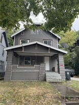 832 E Buchtel Ave in Akron, OH - Building Photo