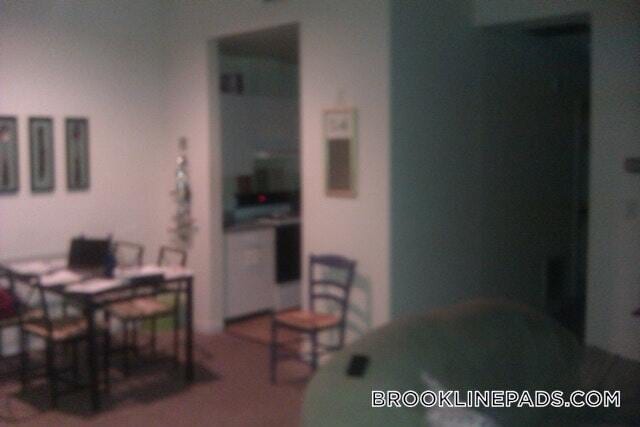 4 Davis Ave, Unit 3b