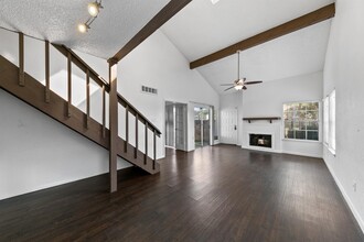 6334 W Airport Blvd in Houston, TX - Building Photo - Building Photo